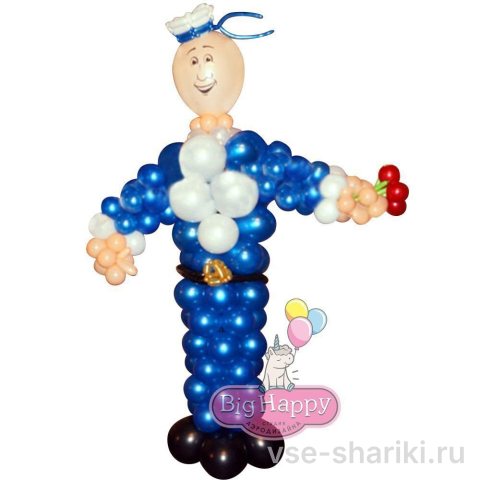Фигура моряка в бескозырке с букетом ромашек, около 150 см