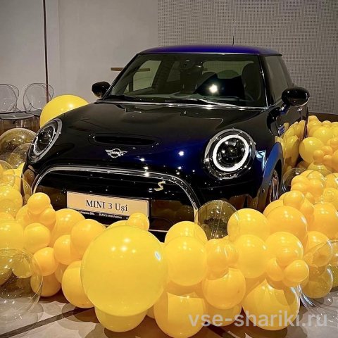 Гирлянда на автомобиль из жёлтых шаров разного размера, 1 метр