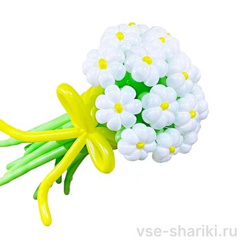 Букет из 17 ярких ромашек из длинных шаров