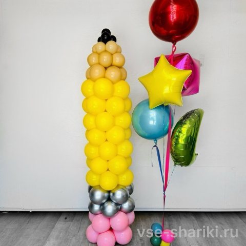 Фигура карандаша из шаров и связка из пяти фольгированных шаров
