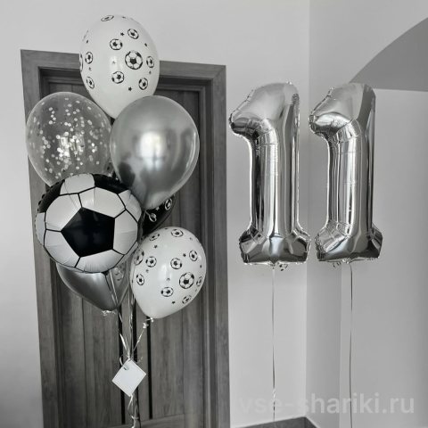 Набор с серебряными цифрами и футбольным мячом из фольги