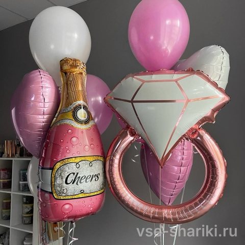 Набор на девичник: кольцо, бутылка «Cheers» и три розовых сердца